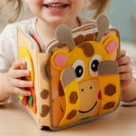 Livre d’activité bébé Montessori avec tête de girafe - Vignette | Le Poussin Ludique