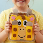 Livre d’activité bébé Montessori avec tête de girafe - Vignette | Le Poussin Ludique